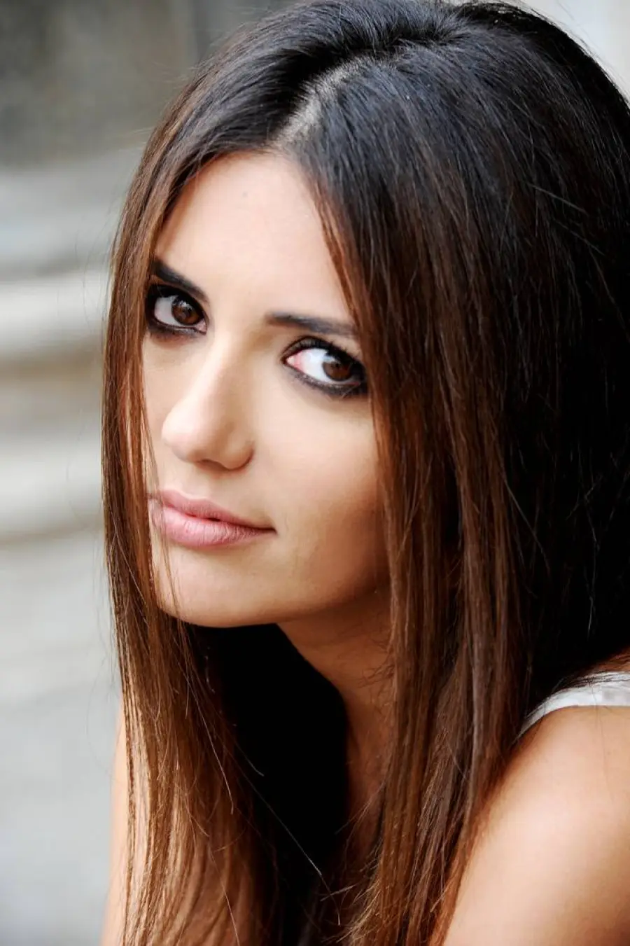 Shopping sfrenato fingendosi Serena Rossi di "Un posto al sole"