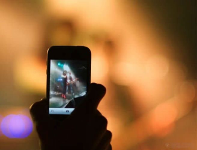 Apple brevetta tecnologia per bloccare iPhone durante concerti