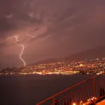 Imperia, fulmine colpisce donne durante escursione