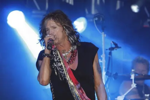 Steven Tyler: disco solista a luglio, Aerosmith si scioglieranno nel 2017