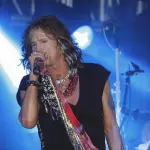 Steven Tyler: disco solista a luglio, Aerosmith si scioglieranno nel 2017
