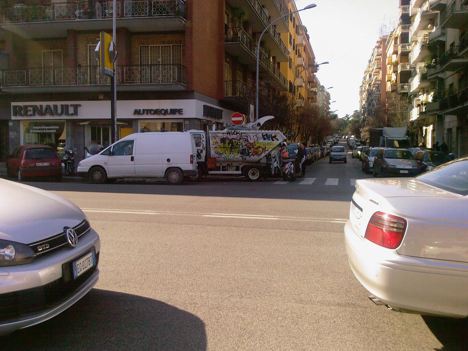 Roma, donna soffocata all'Appio: cuscino sul volto e molletta al naso