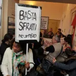 Torino, sfrattato minaccia di farsi saltare in aria: stabile evacuato