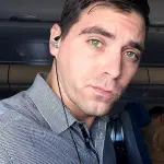 Edward Sotomayor è morto per salvare il fidanzato nella terribile strage di Orlando