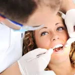 Dal dentista per curare i denti ed eliminare le rughe