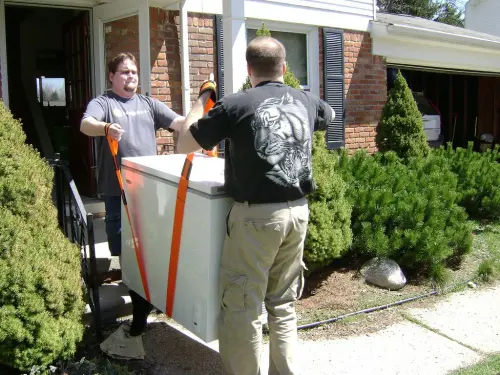 Usa: compra freezer usato e trova cadavere