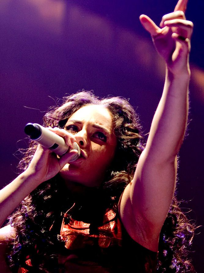 Alicia Keys rinuncia al trucco per sentirsi forte e libera