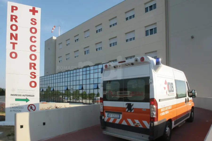 Bologna, soda caustica in bibita: donna incinta gravissima