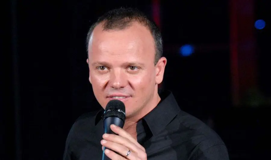 Gigi D'Alessio come Fedez: lascia Siae e sceglie Soundreef
