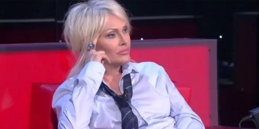 Anna Oxa Non Si Diverte Alla Finale Di Amici 15, Non Ci Sarà Nella Prossima Edizione?