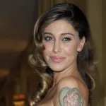Belen Rodriguez, tapiro Striscia per tatuaggio rimosso