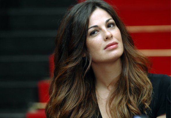 Vanessa Incontrada vittima incidente stradale: auto distrutta