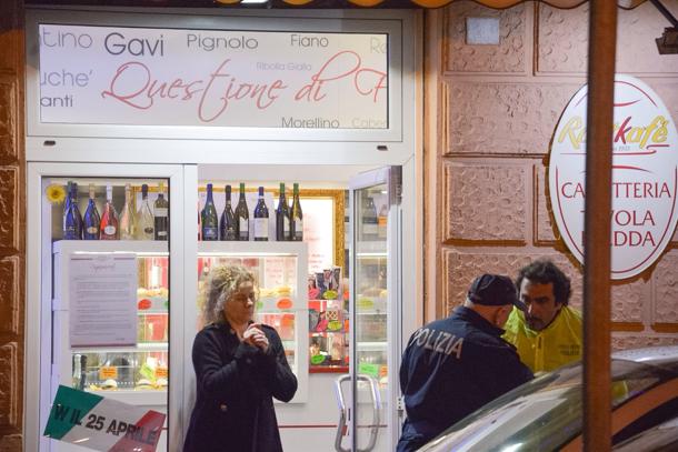 Genova, avances a ragazza: padre e figlio uccisi