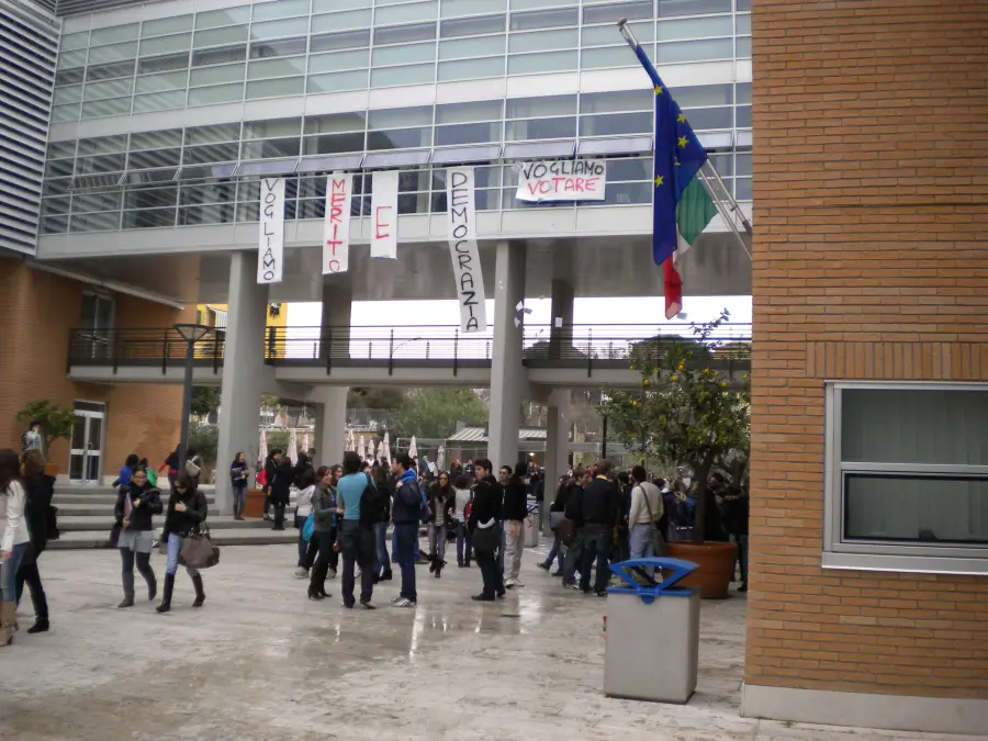 Università "Roma Tre": studente Ingegneria si spara colpo in testa