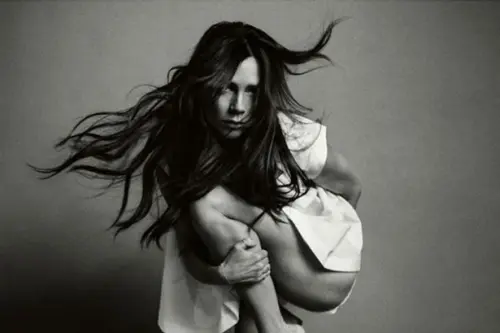 Victoria Beckham: foto su Vogue China ritoccata con Photoshop?