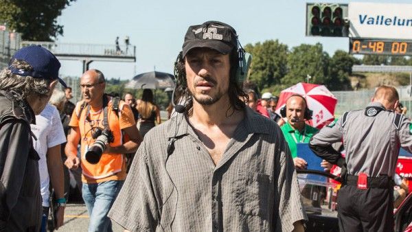 "Veloce come il vento": Stefano Accorsi è Loris, ex campione di Rally