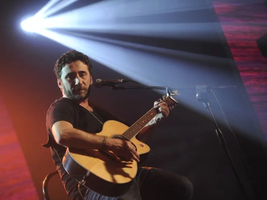 Federico Zampaglione vive 