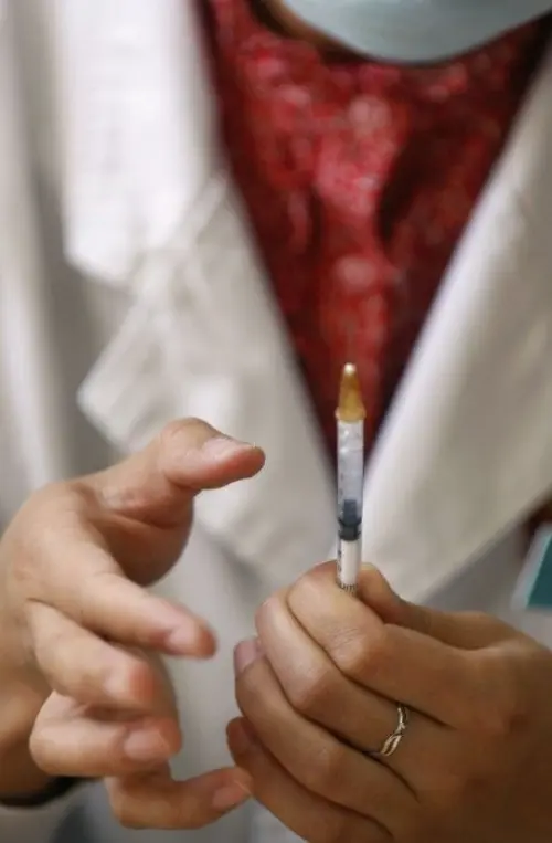 De Niro ritira film su legame vaccini-autismo. 