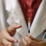 De Niro ritira film su legame vaccini-autismo. 