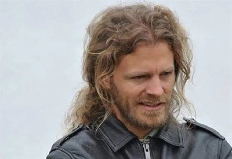 Urinò su cespuglio: prof Stefano Rho torna ad insegnare dopo licenziamento