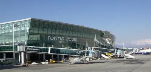 Torino: marocchino scavalca recinzione aeroporto Caselle, Polaria lo ferma