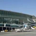 Torino: marocchino scavalca recinzione aeroporto Caselle, Polaria lo ferma