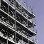 Savona: impalcatura crolla e operaio cade dal quinto piano