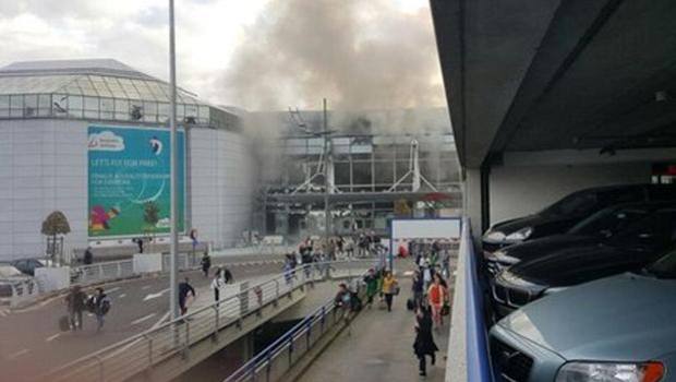 #PrayForBelgium, la solidarietà alle vittime di Bruxelles corre sul filo dei Social