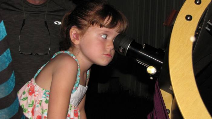 Destinata alla cecità per sindrome di Usher: Lizzy incontrerà Papa Francesco