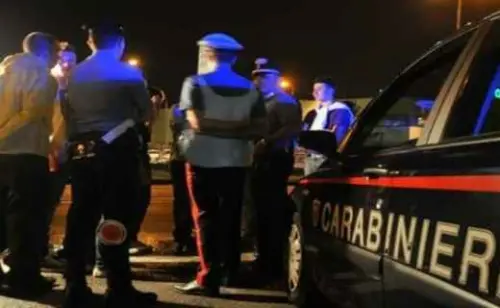 Firenze, Entra in Circolo Campi Bisenzio e Spara a Ventenne