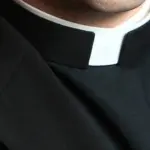 Milano, Sacerdote Violenta Bimbe al Corso di Battesimo