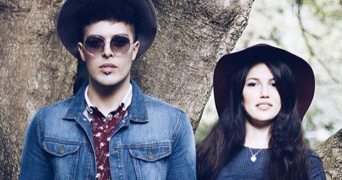 Stash e Carmen Fiorentino Passeggiano a Milano: Paparazzi alle Calcagna