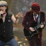 AC/DC: Brian Johnson Rischia Sordità, Tour Sospeso
