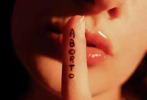 #obiettiamolasanzione: Donne contro Multe Pesanti per Aborto Clandestino