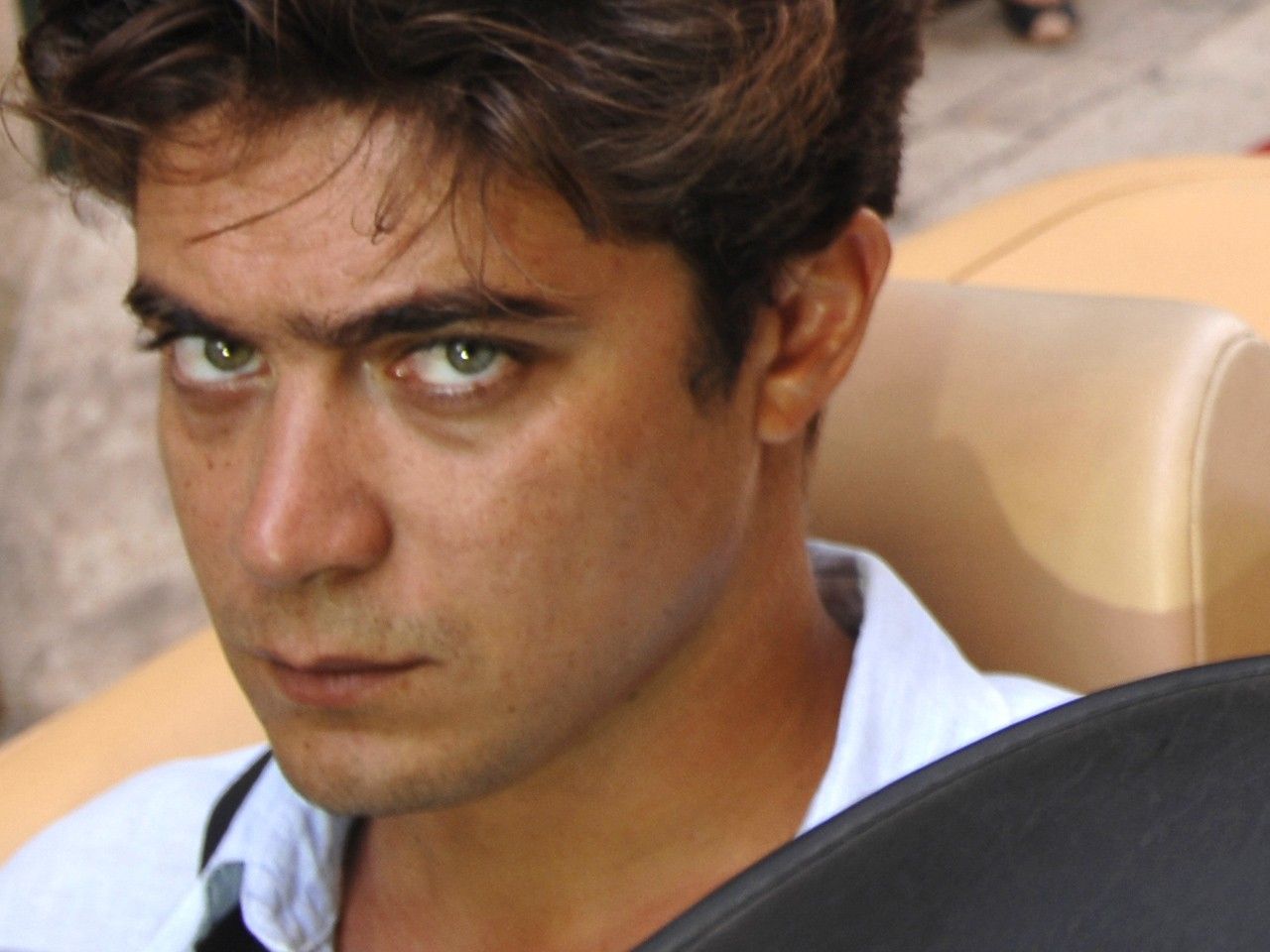 Malore per Riccardo Scamarcio: Ricoverato a Cassino, Troppo Stanco