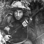 John Lennon: Ciocca di Capelli Venduta per 35.000 Dollari in Texas