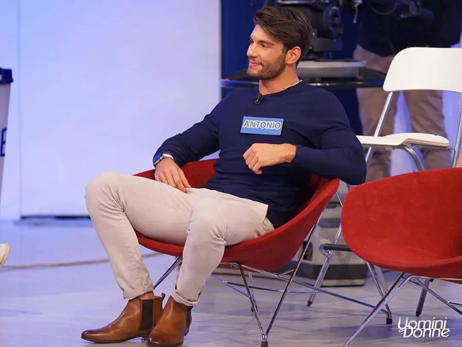 Antonio Moriconi riceve una lettera: "Ti chiedo di dedicarmi il tuo tempo"