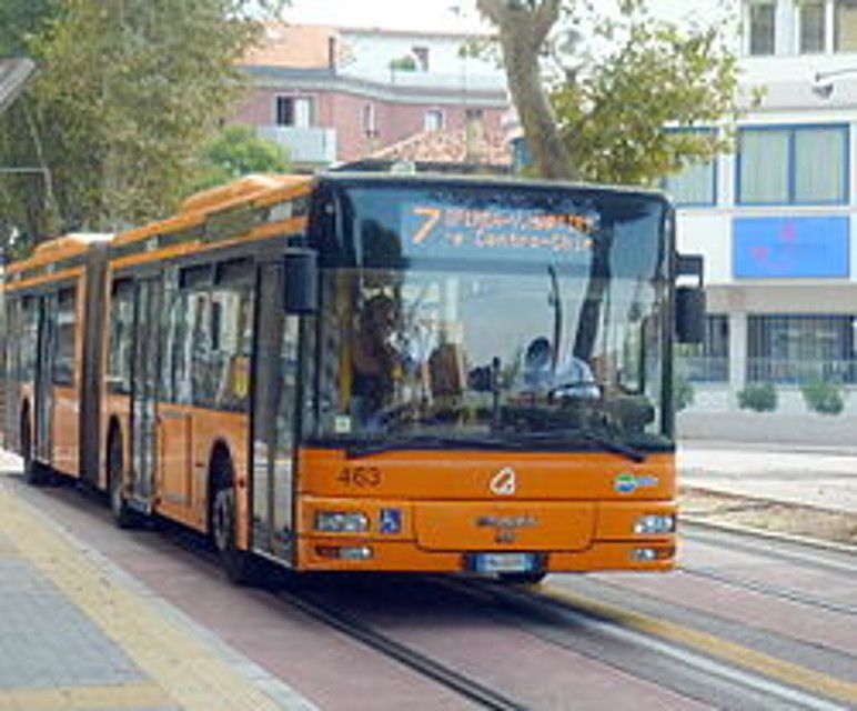 Roma: Scoppia Gomma Autobus Atac, Passeggero Sviene