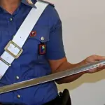 Scampia, Padre Geloso Colpisce con Katana Fidanzato Figlia