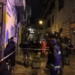 Napoli: Esplosione in via Basile, Danni e Auto Ribaltata