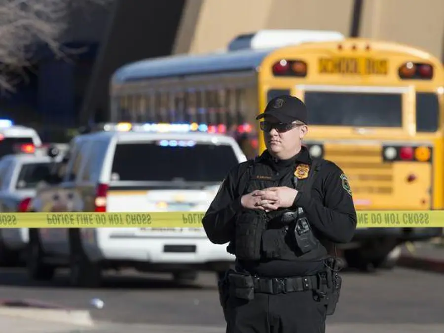 Arizona, Sparatoria in Scuola Glendale: Studentessa Uccide Amica e si Suicida