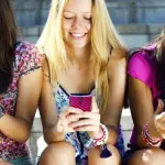 Safer Internet Day: Adolescenti Italiani Dipendenti da Facebook e WhatsApp