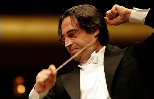 Riccardo Muti Cade e Rimedia Frattura Anca