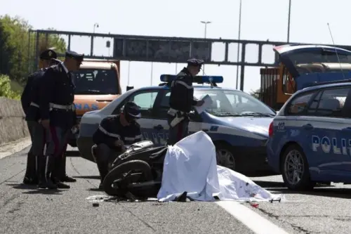 Roma, Incidente sul GRA: Scooterista Travolto da Mezzo Pesante