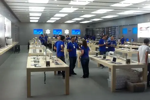 Apple apre a Napoli centro sviluppo app iOS: il primo in Europa