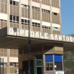 Ottaviano, bimbo lanciato dal balcone: madre arrestata. Ha problemi psichici