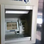 Roma, scardinano bancomat con carro attrezzi: furto rocambolesco a Quarto Miglio