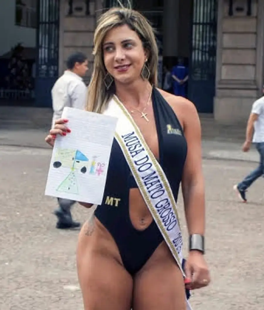 Modella brasiliana Raquel Santos muore dal chirurgo estetico: attacco cardiaco