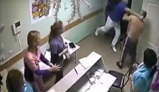 Russia: medico boxer sferra pugno a paziente e lo uccide