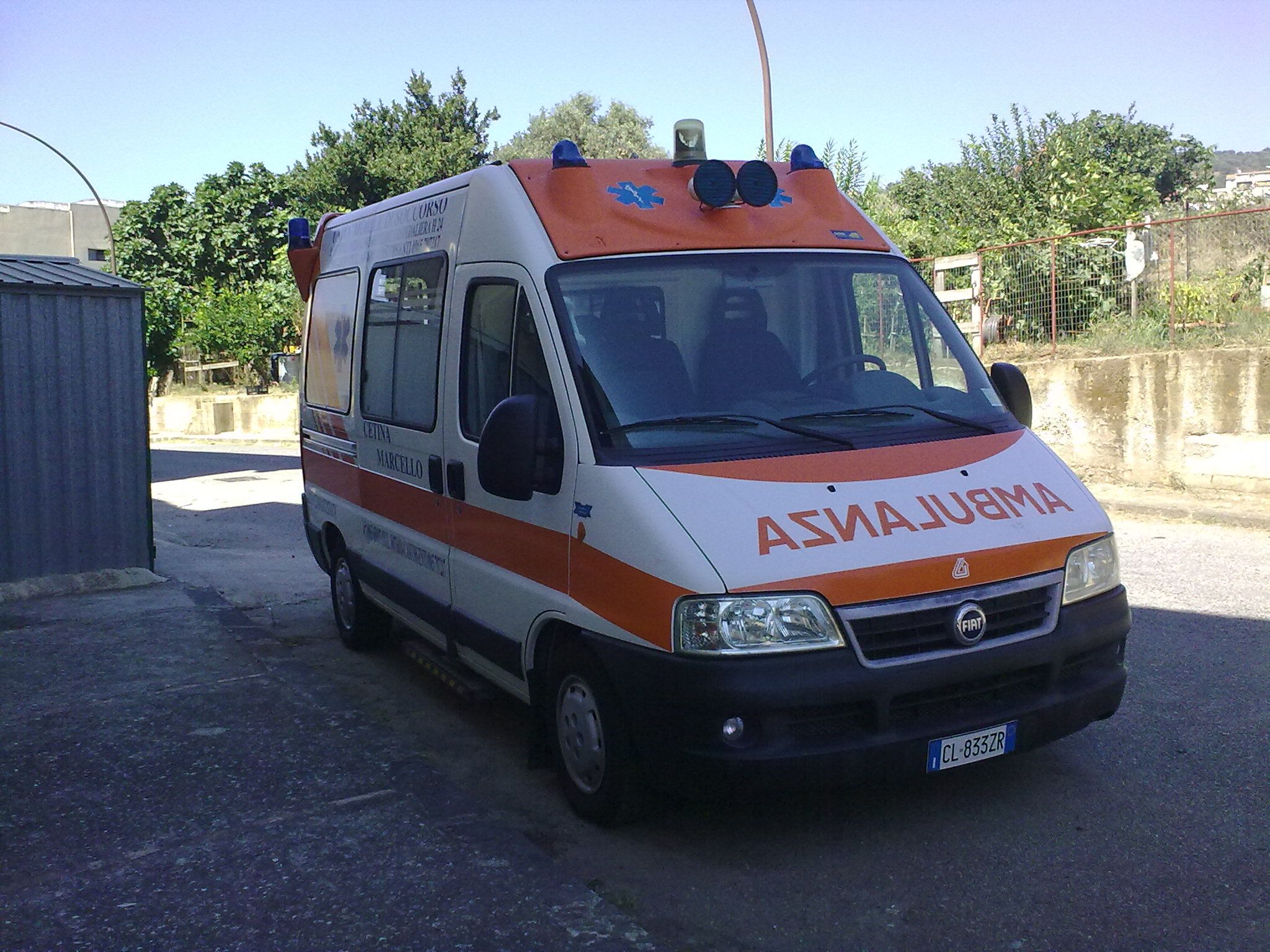 Napoli, ucraino prende ascia e uccide moglie e figlia